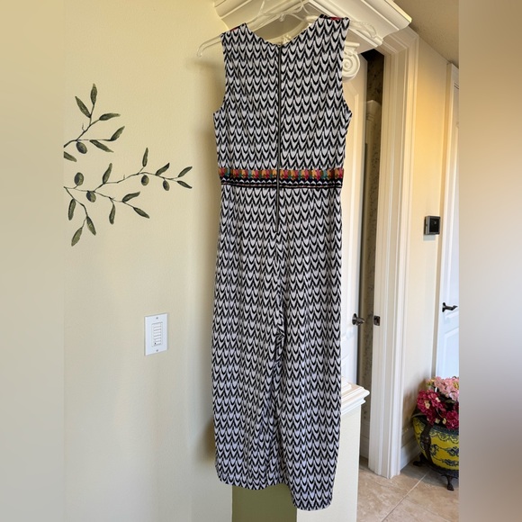 Sleeveless Chevron Jumpsuit - Picture 2 of 4